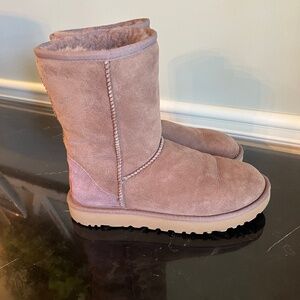 UGG Classic Short Women's Boot, Size 7